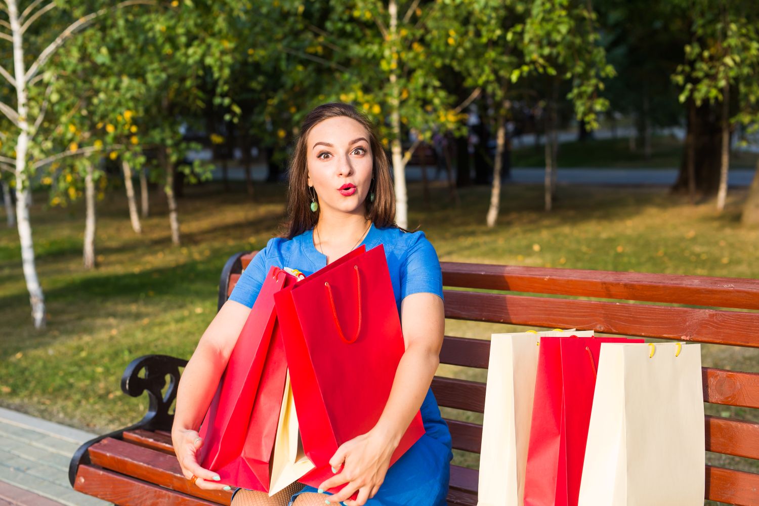 How to Shop Without Going into the Red